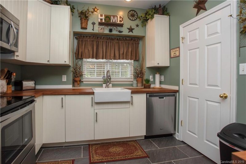 Property image 4 at 322 Valley Brook Lane, Concord, NC 28025