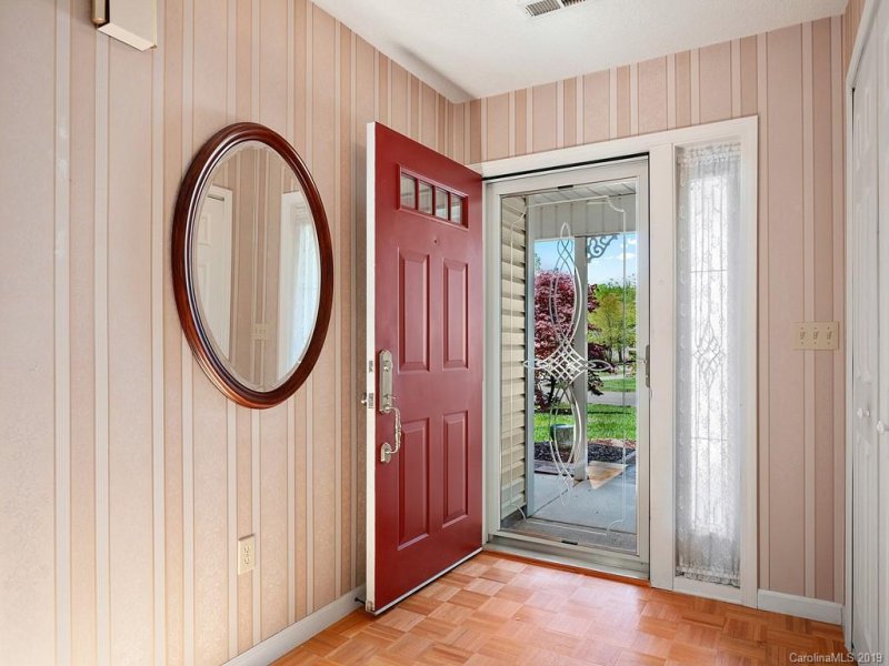 Property image 2 at 562 Woodfield Lane, Hendersonville, NC 28791