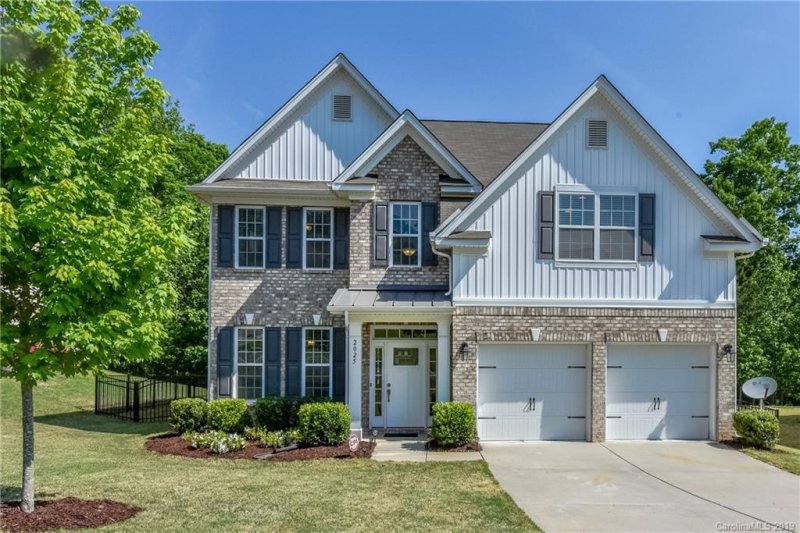 2025 Lakebridge Drive