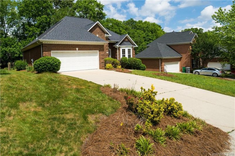 Property image 2 at 10502 Misty Ridge Lane, Charlotte, NC 28277