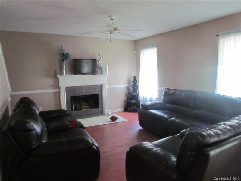 Property image 4 at 6004 Linda Vista Lane, Charlotte, NC 28216