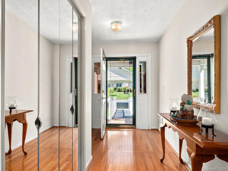 Property image 2 at 20 N Woodridge View Court, Hendersonville, NC 28791