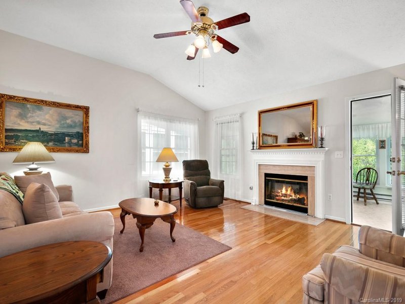 Property image 4 at 20 N Woodridge View Court, Hendersonville, NC 28791