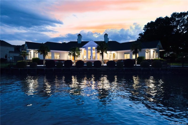 Property image 2 at 3566 Governors Island Drive, Denver, NC 28037