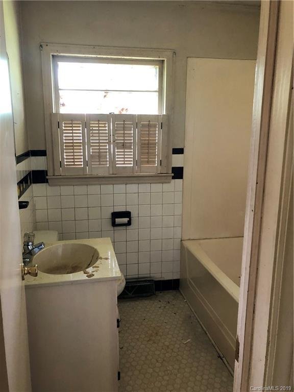 Property image 3 at 112 Woodland Avenue, Forest City, NC 28043