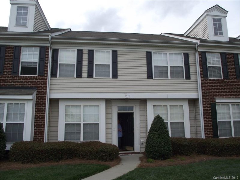 7579 Bluff Point Lane