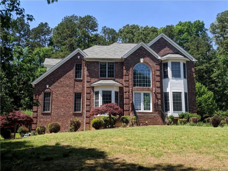 437 Hunters Point Drive