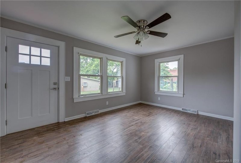 Property image 4 at 202 9th Street, Belmont, NC 28012