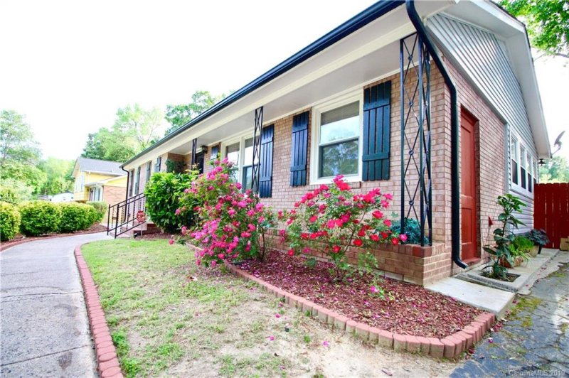 Property image 3 at 2915 Flintridge Drive, Charlotte, NC 28212