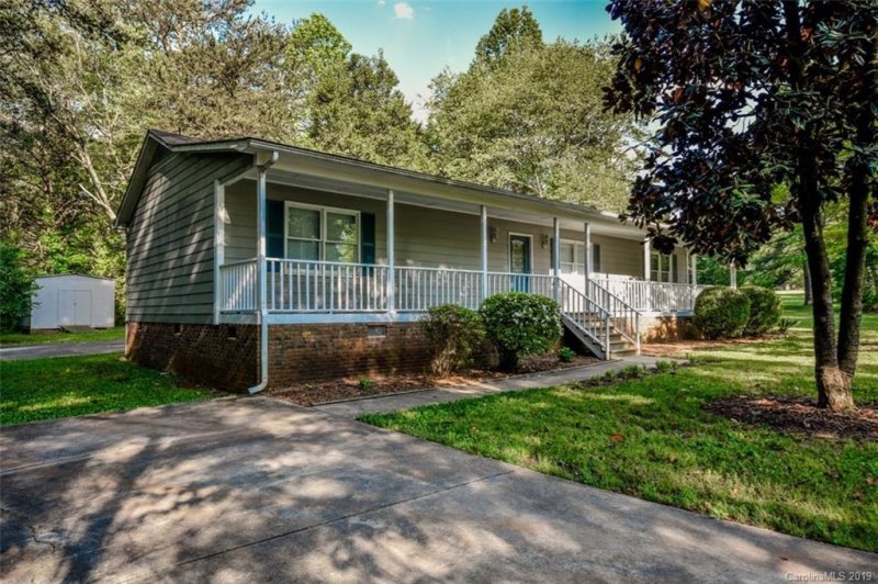 Property image 4 at 7730 Deer Track Drive, Denver, NC 28037