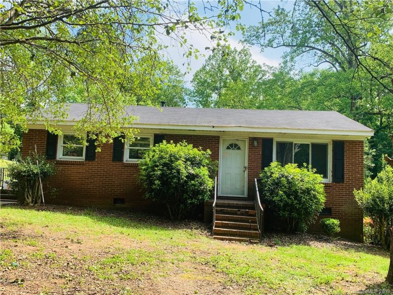 Property image 4 at 206 Point Circle, Belmont, NC 28012