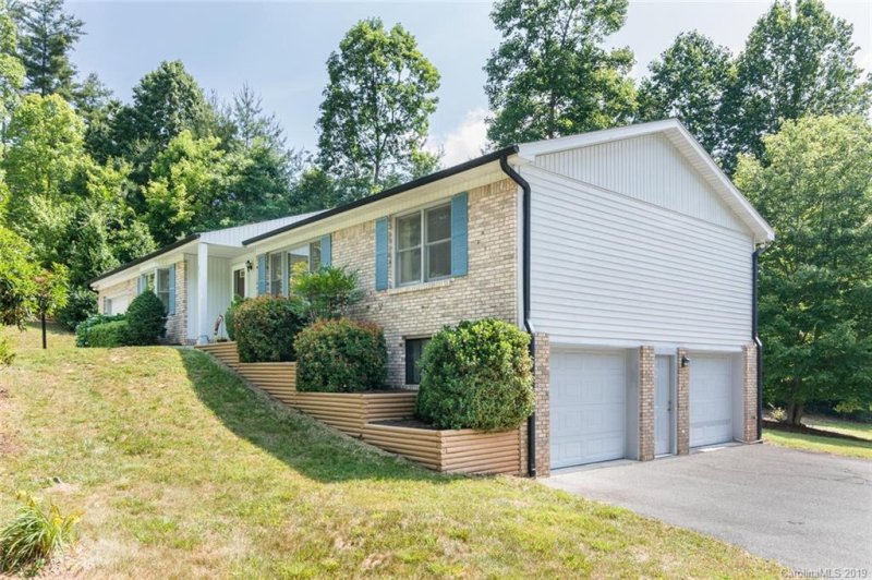 Property image 2 at 216 Turtle Lane, Hendersonville, NC 28791