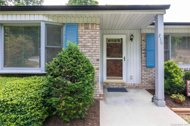 Property image 3 at 216 Turtle Lane, Hendersonville, NC 28791