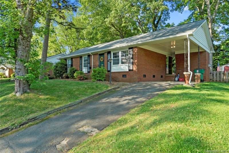 Property image 3 at 1426 Tarrington Avenue, Charlotte, NC 28205