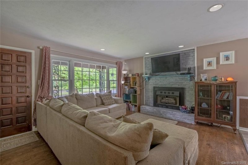 Property image 4 at 12 Sunset Drive, Swannanoa, NC 28778