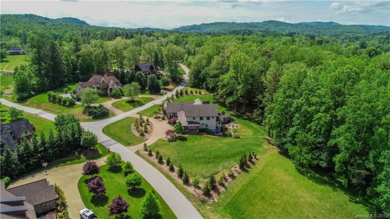 Property image 3 at 24 Cape Martin Circle, Hendersonville, NC 28791