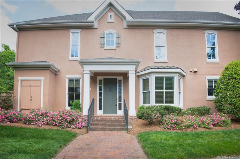 Property image 2 at 134 Wendover Heights Circle, Charlotte, NC 28211