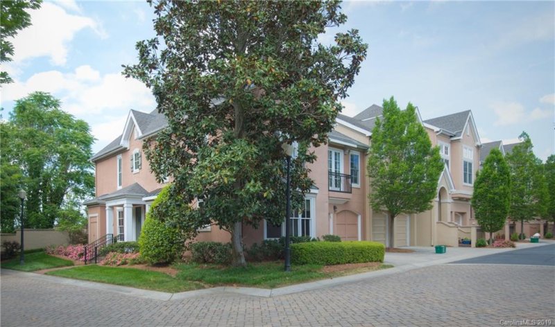 Property image 3 at 134 Wendover Heights Circle, Charlotte, NC 28211