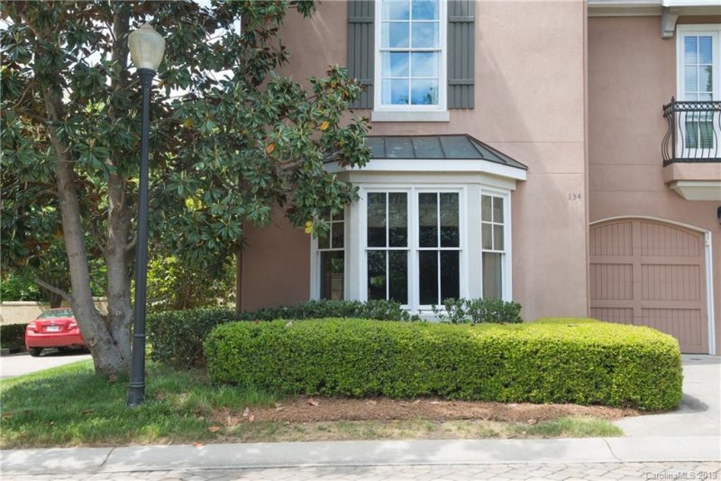 Property image 4 at 134 Wendover Heights Circle, Charlotte, NC 28211
