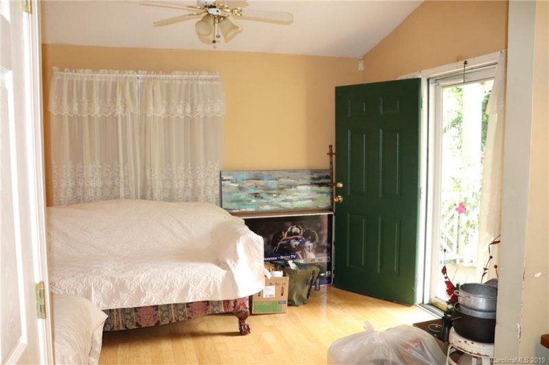 Property image 3 at 2001 Double Oaks Road, Charlotte, NC 28206