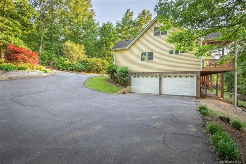 Property image 3 at 33 Sharon Drive, Fairview, NC 28730