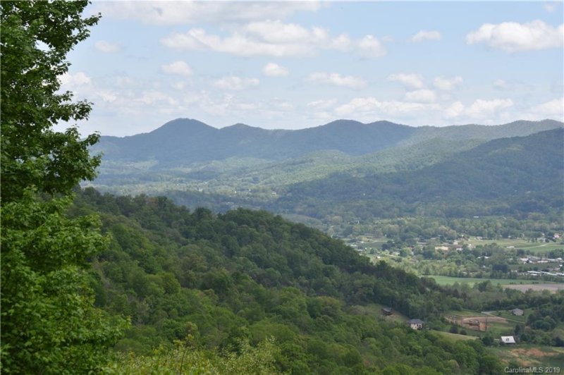 Property image 2 at 11 High Cliff Road, Waynesville, NC 28786