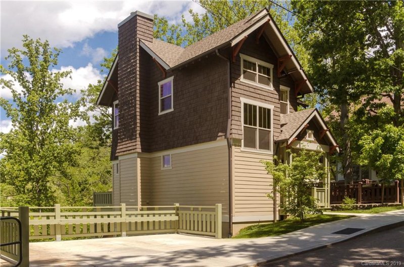 Property image 3 at 18 Sunset Drive, Asheville, NC 28804