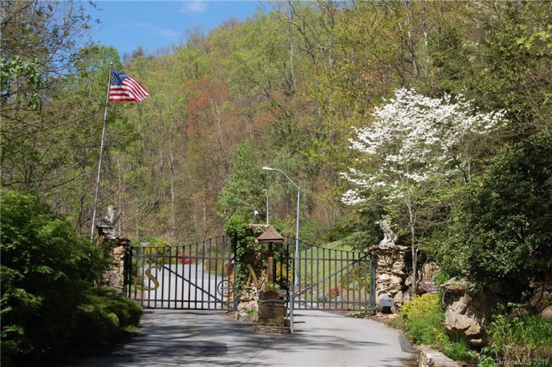 Property image 2 at 111 Vizsla Way, Waynesville, NC 28786