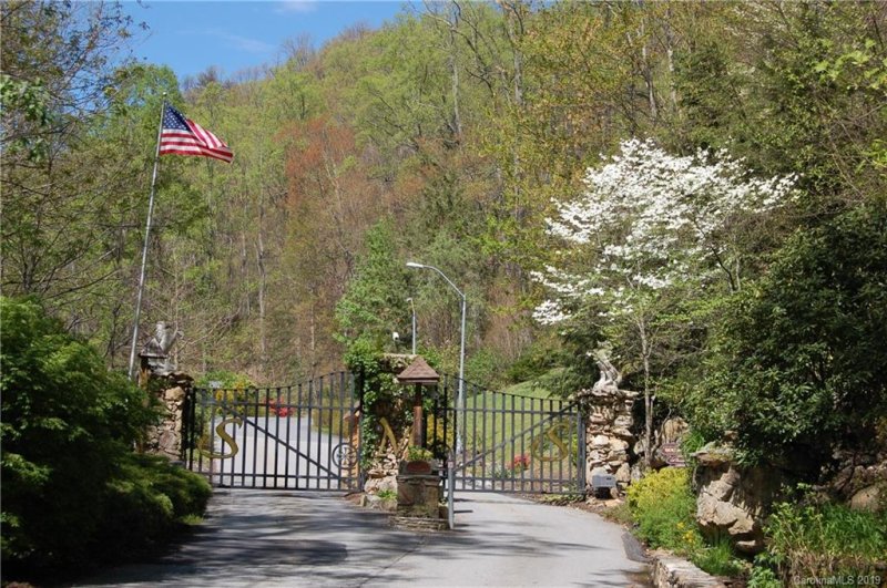 Property image 2 at 59 Vizsla Way, Waynesville, NC 28786