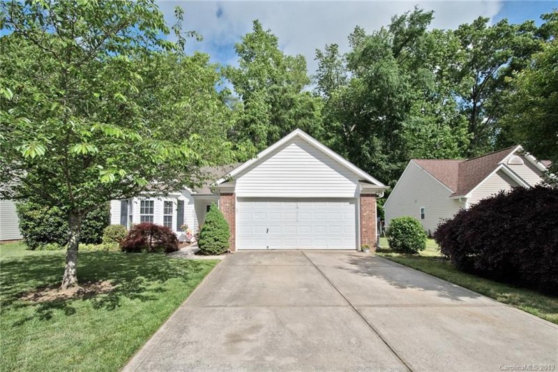 Property image 2 at 219 Woodlynn Drive, Charlotte, NC 28214