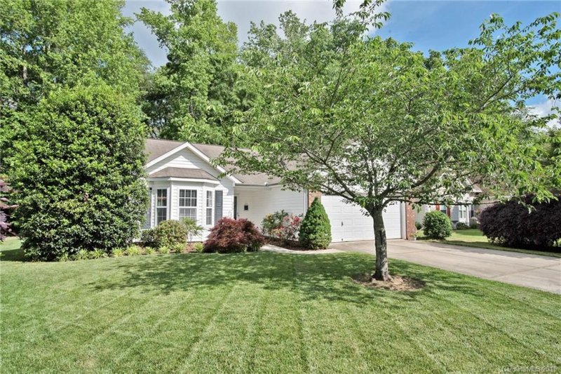 Property image 3 at 219 Woodlynn Drive, Charlotte, NC 28214