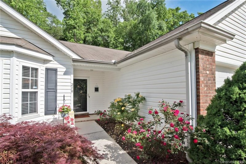 Property image 4 at 219 Woodlynn Drive, Charlotte, NC 28214