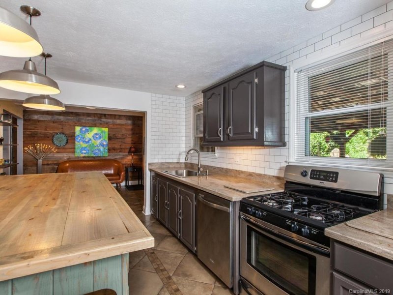 Property image 5 at 437 Weaverville Road, Asheville, NC 28804