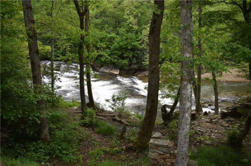 Property image 4 at 188 Highlands Parkway, Nebo, NC 28761