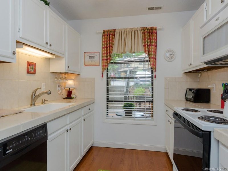 Property image 5 at 16 Spears Avenue, Asheville, NC 28801