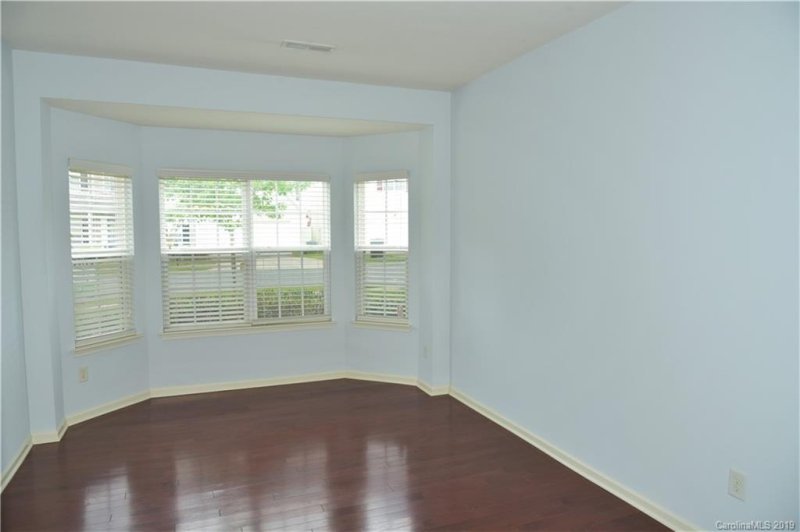 Property image 3 at 1519 Peachcroft Road, Charlotte, NC 28216