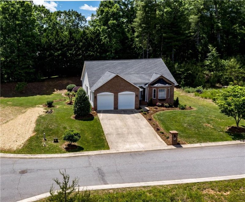 Property image 2 at 1106 King George Court, Lenoir, NC 28645