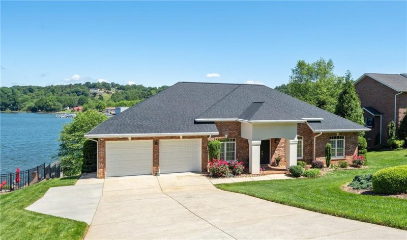 4863 1st Street Court