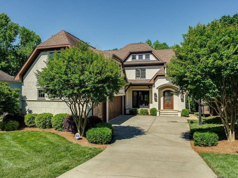 9818 Genevieve Court