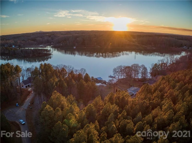 118 Windingwood Drive