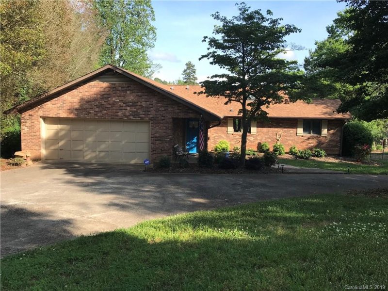 Property image 4 at 2680 Southern Breeze Drive, Sherrills Ford, NC 28673