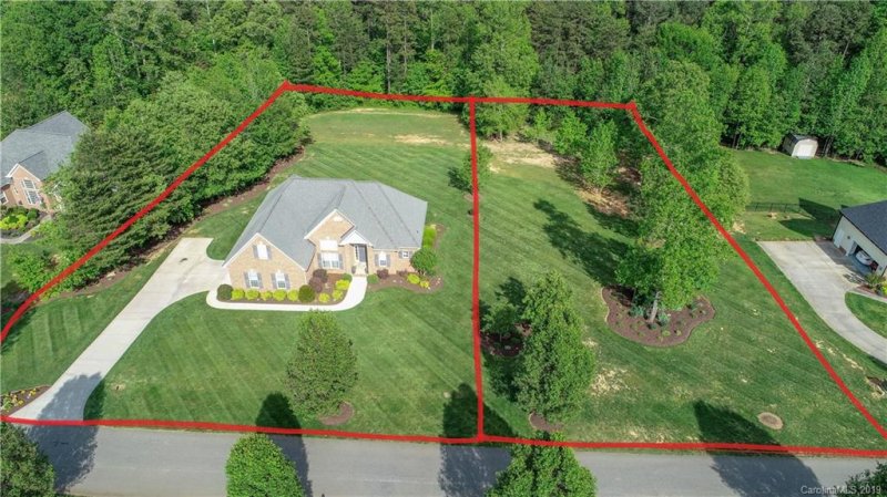 Property image 2 at 1906 Jaya Drive, Sherrills Ford, NC 28673
