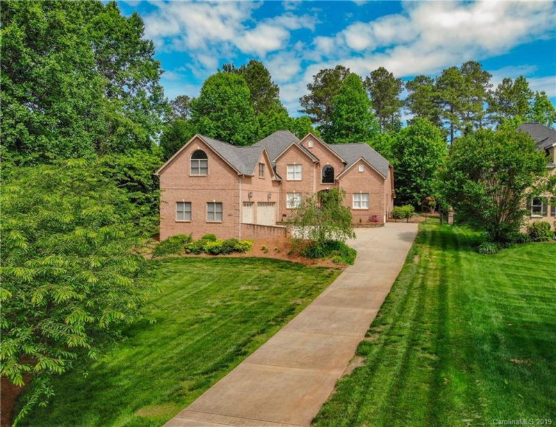 Property image 2 at 258 Riverwood Road, Mooresville, NC 28117