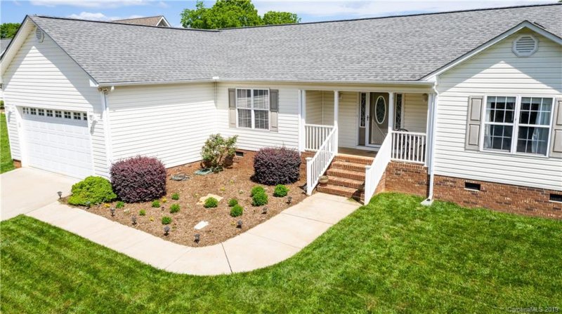 Property image 3 at 114 Top Flite Drive, Statesville, NC 28677