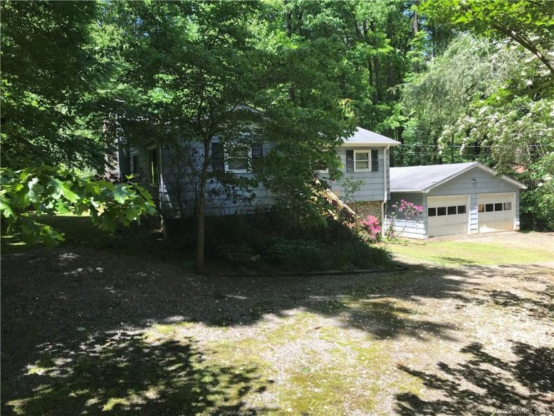 Property image 2 at 322 Springlake Road, Maggie Valley, NC 28751