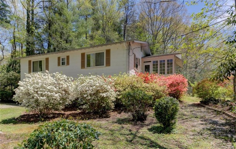 338 Lake Circle Drive