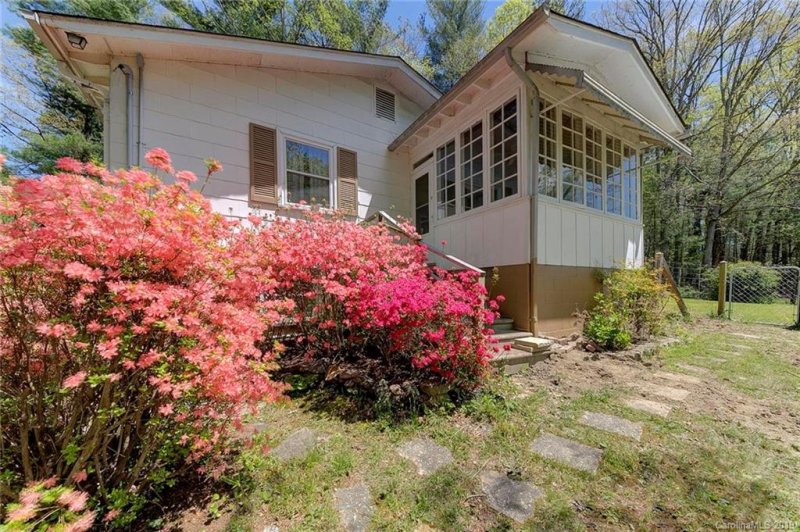 Property image 3 at 338 Lake Circle Drive, Hendersonville, NC 28792