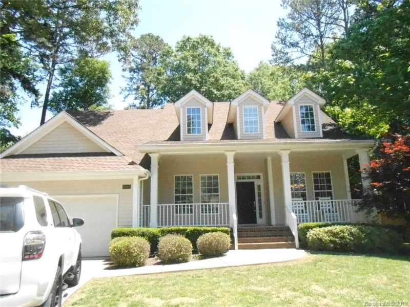 8643 Common Oak Lane