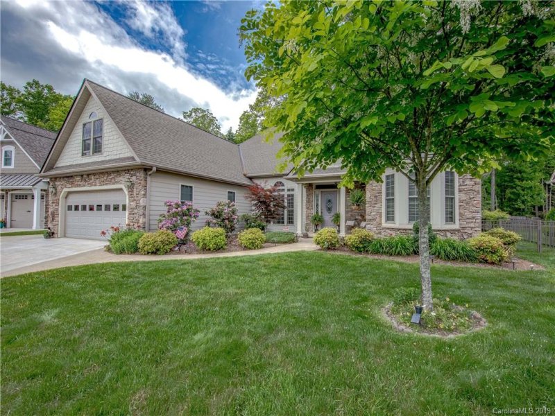 Property image 2 at 94 Ledgestone Drive, Fairview, NC 28730