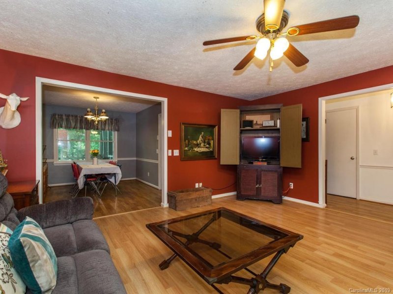 Property image 4 at 3 Bansha Drive, Hendersonville, NC 28791